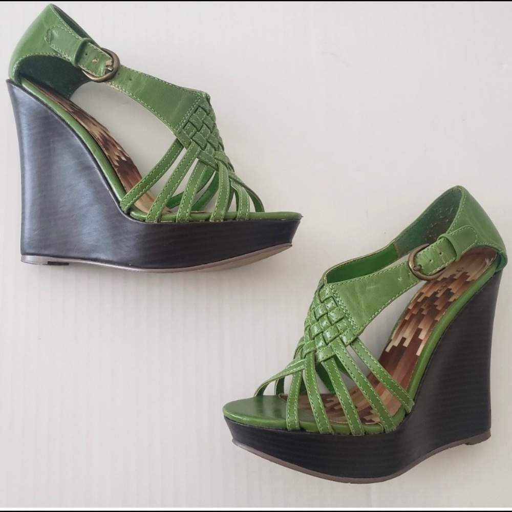 Shoe Dazzle Green/Brown Wedges Size 5 1/2
